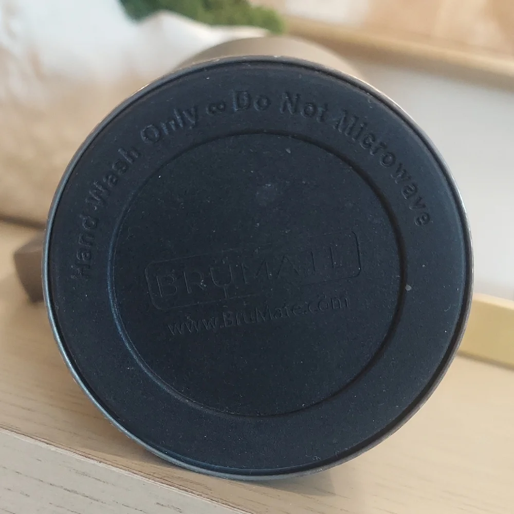 BrüMate Matte Black Tumbler 32 Ounce Spillproof Locking Lid Like New Condition